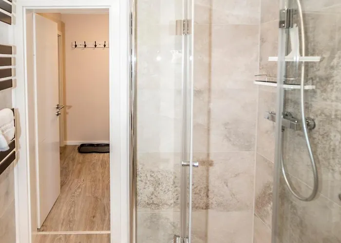 Manito Im Haus Jade *